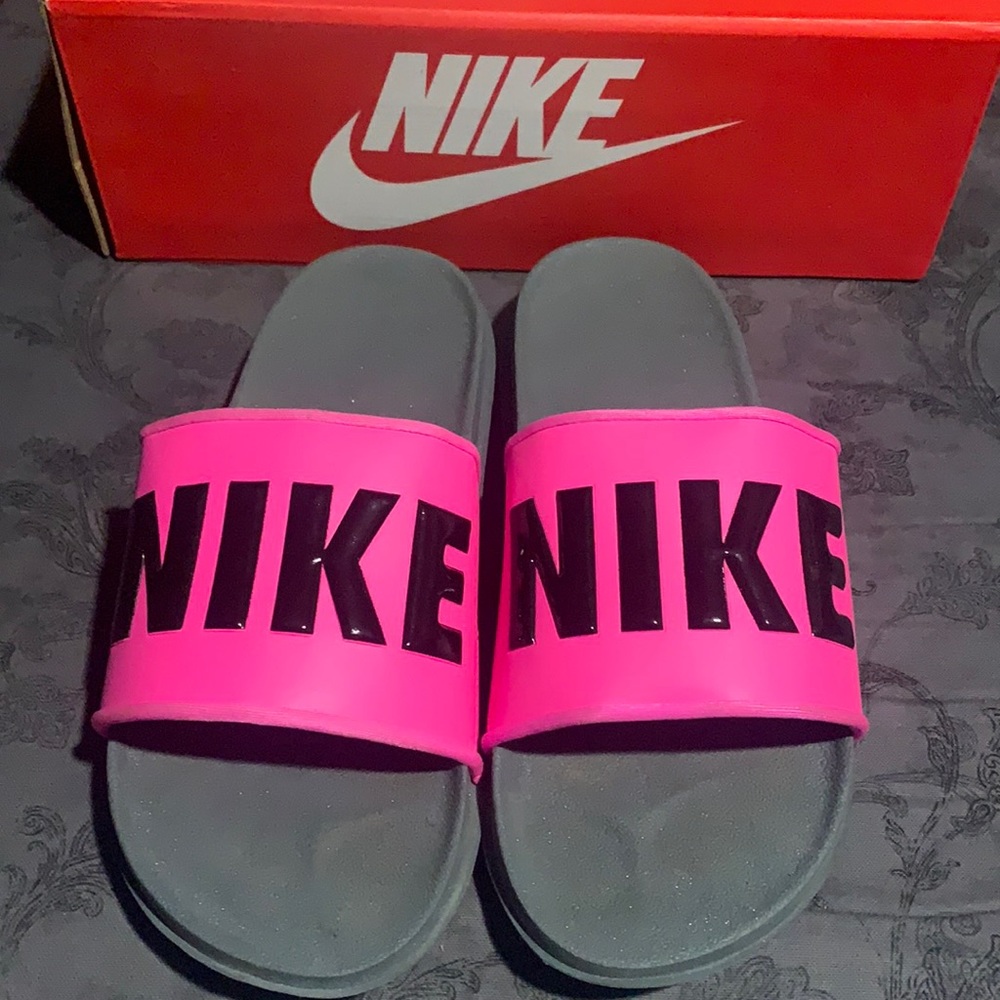 Women Nike offcourt slides size 10